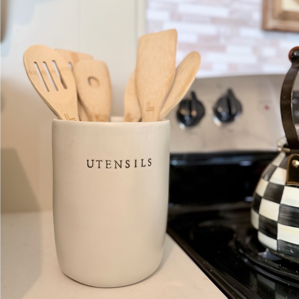 Magnolia Hearth & Hand Utensils Crock Holder